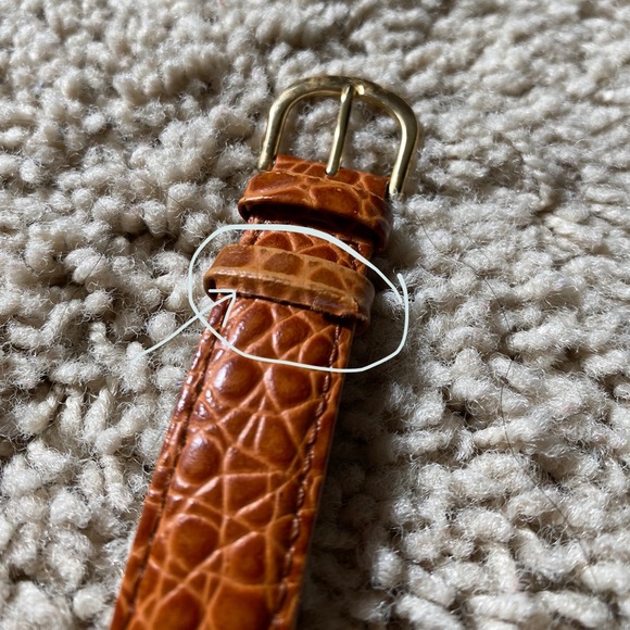 Casio 1330 Leather Dress Watch - Picture 6 of 13